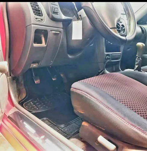 Mitsubishi Lancer 1.3 Gl 5 p