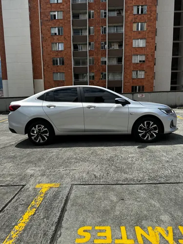 Chevrolet Onix 1.0T Premier Sedan At