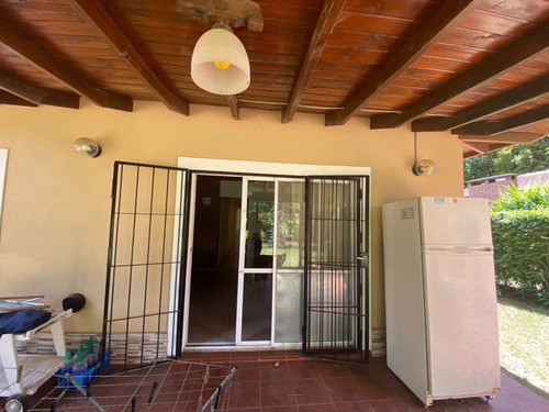 Casa Con 3 Habitaciones Y 2 Baños