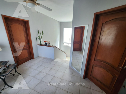 Casa En Venta 4 Recámaras, Amueblada, Piscina, Estudio Tv, Res. Campestre, Cancún