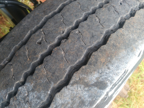F 4000/16/17 Com Caçamba De 3 M E Ar Condicionado.