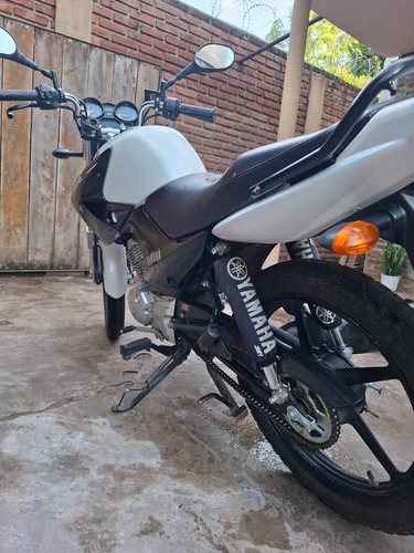 Yamaha Ybr 125 Ed Modelo 2023 Con Tan Solo 14,000klm