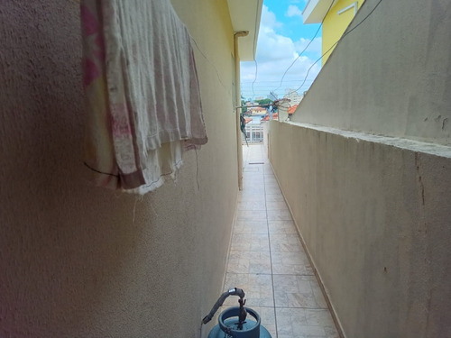Casa Grande, Com Ótima Acessibilidade E Gerando Renda.