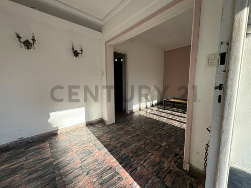 Venta Casa 3 Ambientes Con Galpón