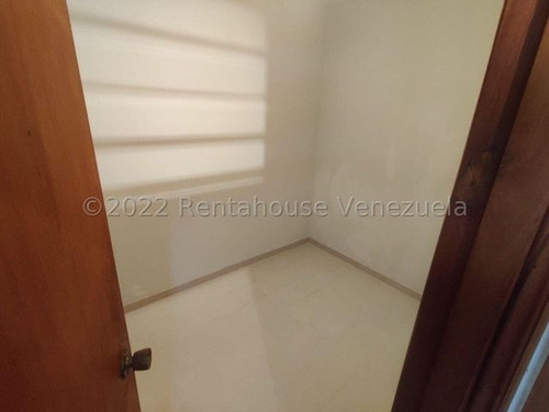 Imagen 9 de 11 de Anexo En Alquiler Urb. Cerro Verde # 23-10057