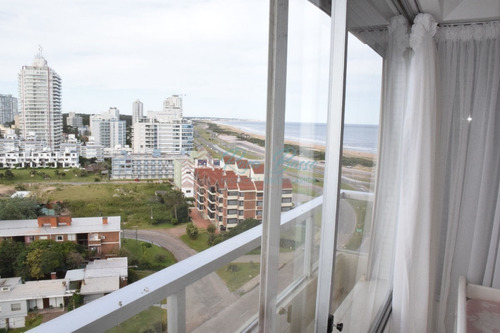 Apartamento En Brava, 2 Dormitorios *- Ref: 1116