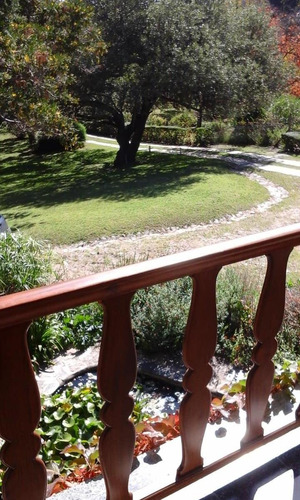 Se Vende Casa En La Cumbre Barrio Golf, De Estilo Con Vistas