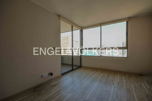 Departamento En Av, Cerro Paranal 83 M2 Totales