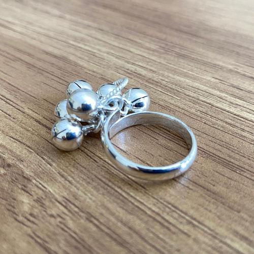 Imagen 5 de 10 de Anillo Cascabeles Colgantes Ajustable Plata Ley .925 Agálea