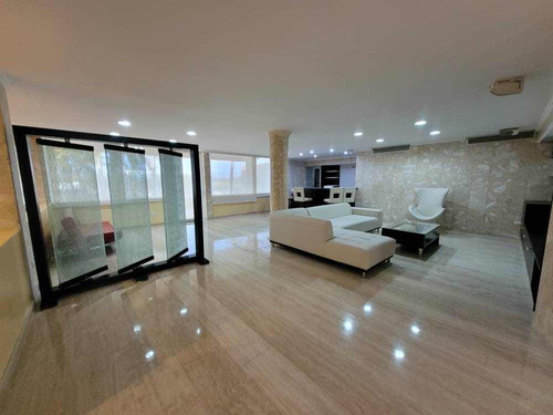 Se Ofrece Hermosa Casa En El Exclusivo Conjunto Residencial Las Villas, De La Ciudad De Lechería. Campo De Golf. 