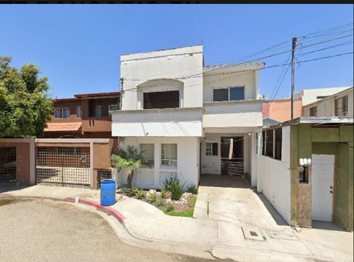 Casa En Remate Bancario En Privada De Los Alamos, Ensenada, Baja California -ngc