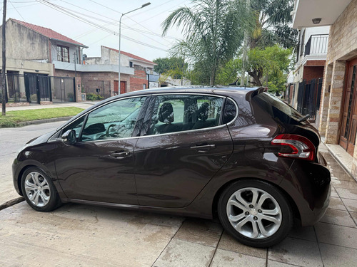 Peugeot 208 1.6 Feline
