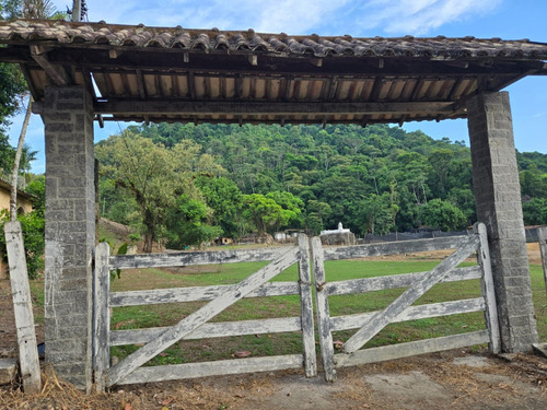Sítio Com 73.000 M², Internet Fibra Otica De Alta Velocidade,3 Nascentes De Agua Mineral Para Piscicultura, Área De Lazer E Chalés Em Magé/rj