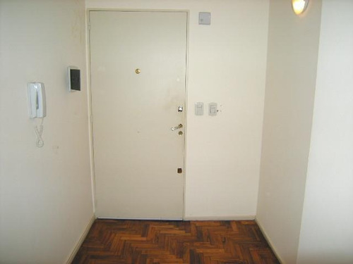 Imagen 3 de 8 de Oficina En Montevideo Al 500 - Impecable - Centro (tribunales)