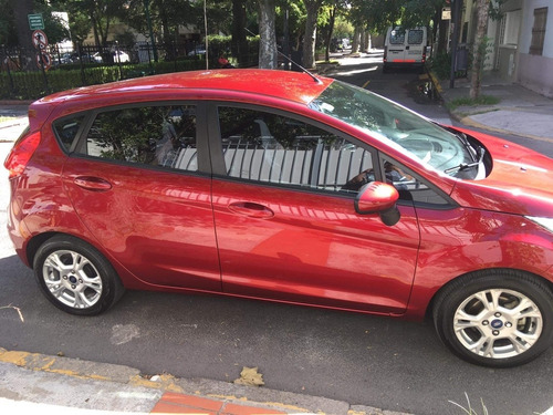 Ford Fiesta 1.6 Kinetic Design - Acepto Permutas