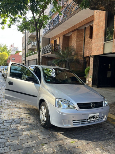 Imagen 2 de 15 de Chevrolet Corsa 2005 1.8 Gl Pack 2