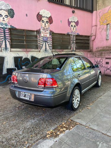 Volkswagen Bora 1.8 Highline T 180cv Cuero