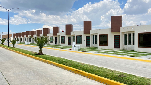 Imagen 2 de 14 de Casa En Venta En Pachuca 2 Recámaras 150m Fracc. Con Alberca