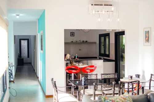 Imagen 16 de 22 de Casa A La Venta Venta - La Elina - Comarcas De Luján - 5 Ambientes - Pileta