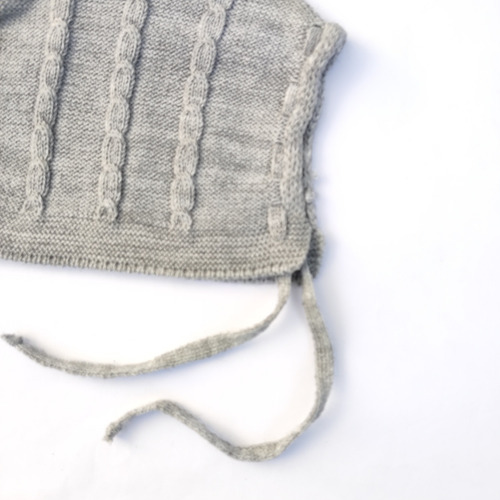 Gorrito Capota Tejidos Bebe 0m A 6m Gris Claro S Trenzas