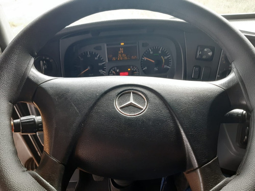 Imagem 8 de 15 de Mercedes Benz Axor 2544 2010 6x2 Manual (filé)