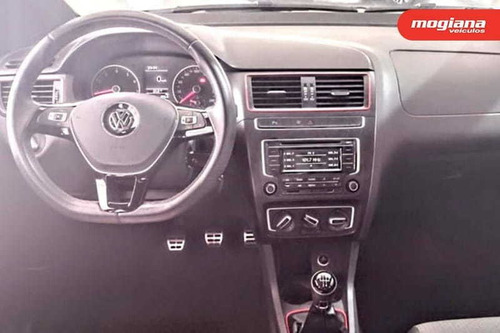 Imagem 7 de 12 de Volkswagen Fox 1.6 Mi Rock In Rio 8v Flex 4p 2016