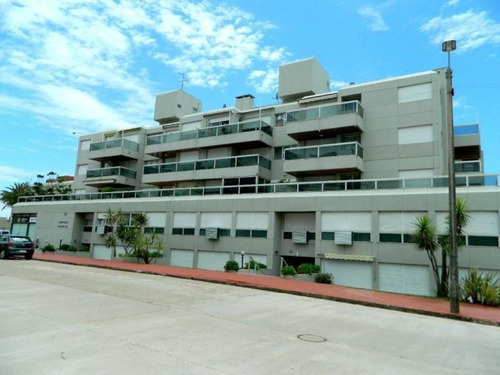 Apartamento En Venta De 2 Dormitorios En Peninsula