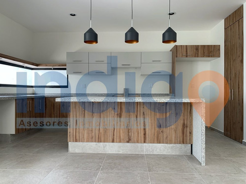 Imagen 13 de 30 de Casa En Venta En Lomas De Juriquilla (nueva)
