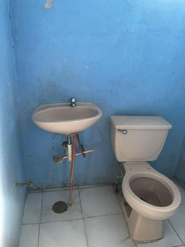 Casa En Jardines De Morelos Con Local Comercial