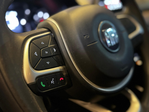 Fiat Cronos 1.8 16v Precision