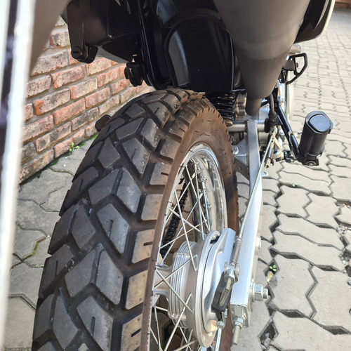 Honda Xr150l 2017 Color Negro En Exelente Estado.