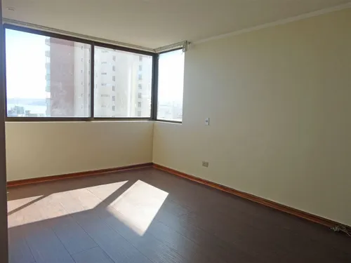 Departamento En Venta De 4 Dorm. En Viña Del Mar
