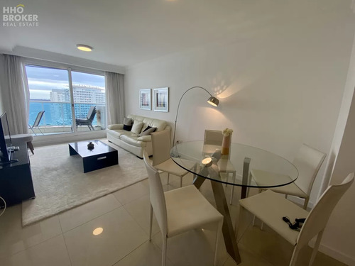 Apartamento En Venta De Dos Dormitorios Casino Tower