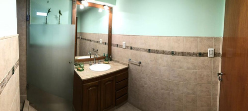 Venta - Casa 3dorm + Depto - Patio Y Pileta