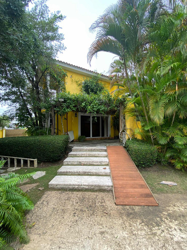 Majestuosa Casa En Altos De Arroyo Hondo 3