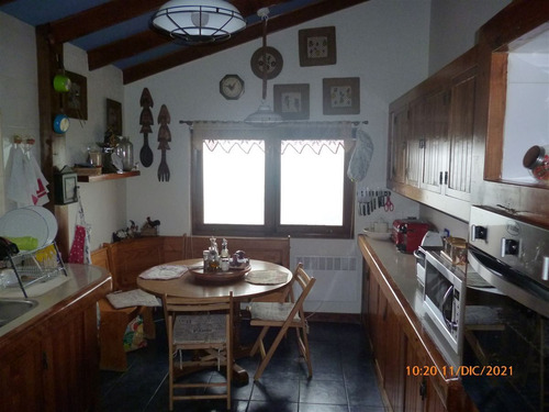Casa En Venta De 2 Dorm. En Lo Barnechea