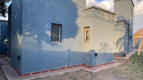 Unquillo , Venta ,hermosa Casa Dos Dormitorios , Cochera Y Piscina