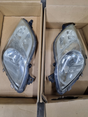 Par De Faros Toyota Yaris 2009 Originales