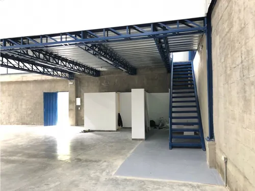 Bodegas 1 Y 4 En Venta Via Condina