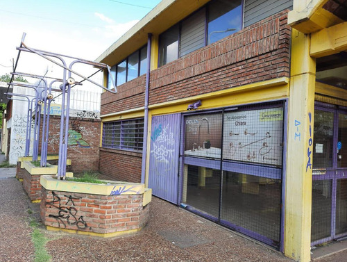 Local - Castelar