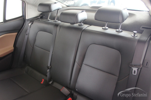 Imagem 7 de 9 de Chevrolet Onix Plus 1.0 Premier I