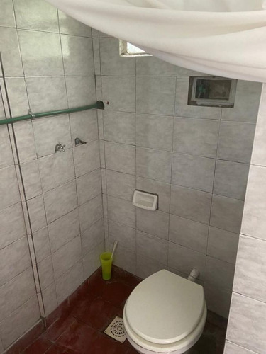 Imagen 10 de 11 de Casa En Venta De 2 Dormitorios C/ Cochera En Quilmes