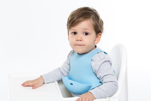 Imagen 3 de 8 de Babero Silicona Bolsillo Contenedor Minikoioi Flexi Bib
