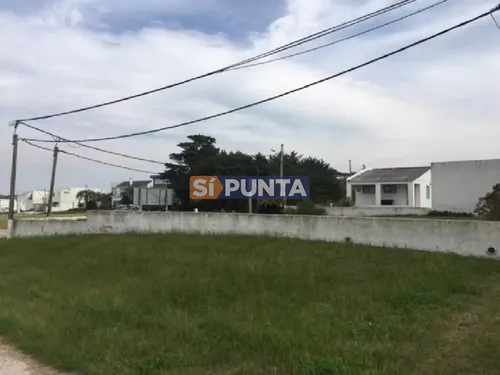Terreno Con Una Ubicacion Espectacular Frente A La Plaza Donde Esta El Chorro Y Frente Al Complejo De Terrazas.