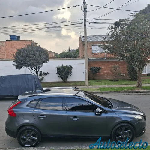 Volvo V40 1.6 T4 Cross Country Kinetic Fwd