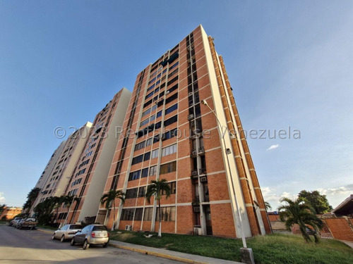 Apartamento En Venta, Urb Bosque Alto, Maracay 24-12389 Yr