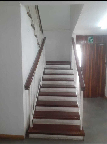 Imagen 3 de 8 de Alquilo Casa Comercial 290m2 Chuao 9750