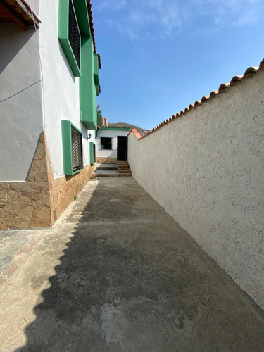 Imagen 18 de 19 de En Alquiler Casa En El Parral, Calle Cerrada Foc-798 Rc