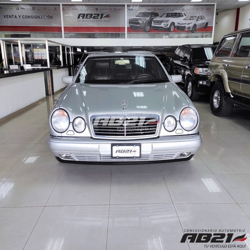 Imagen 2 de 11 de Mercedes Benz E 240 Elegance