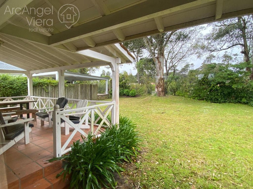 Casa - La Arbolada - En Barrio Priado -punta Del Este